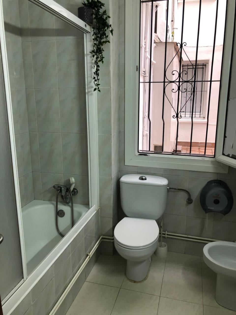 Arias Guest house *