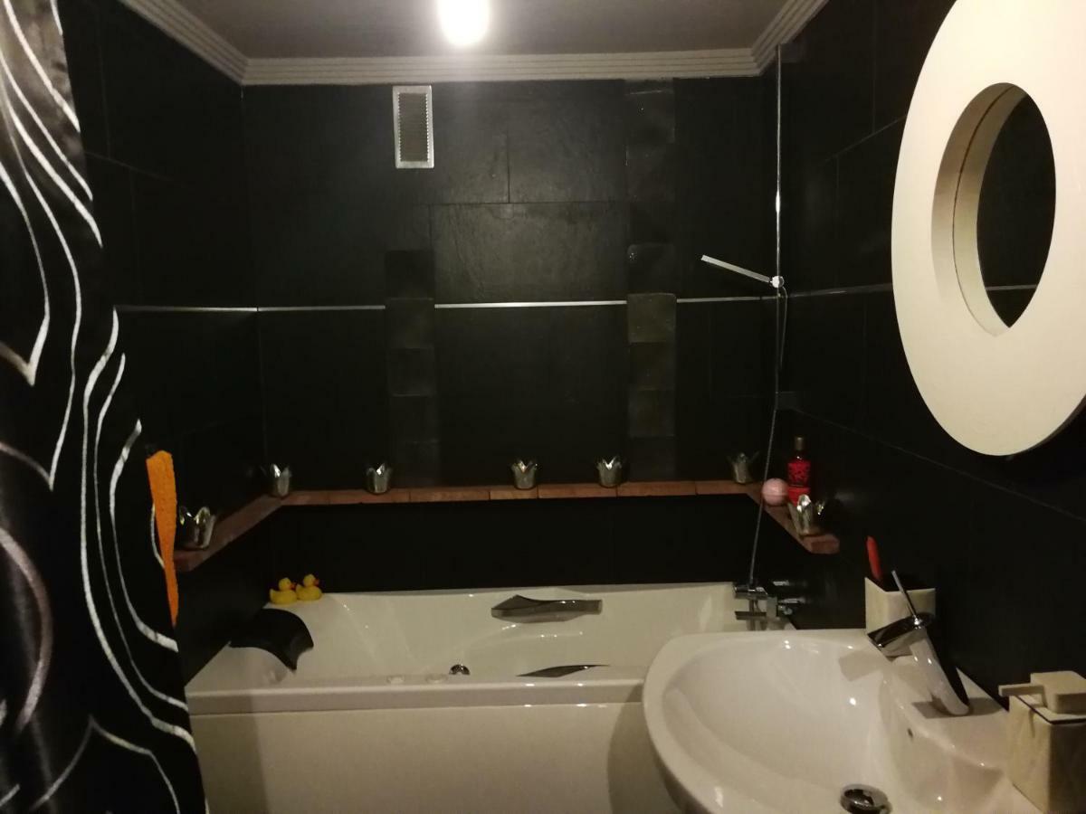 Homestay Con Garage