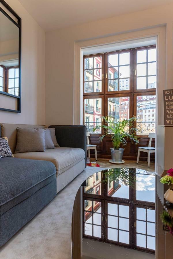 Acogedor, De Diseño Moderno En Zona Antigua *