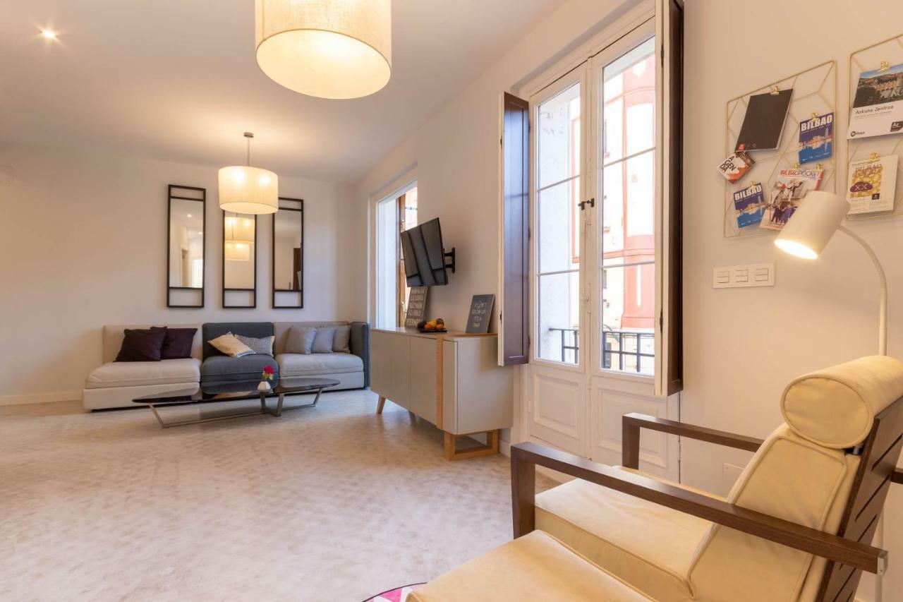 Apartamento Acogedor, De Diseño Moderno En Zona Antigua *