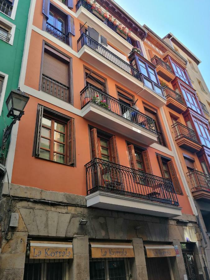 Turistíco Casco Viejo Tradición Pinchos Y Gastronomía Bilbao
