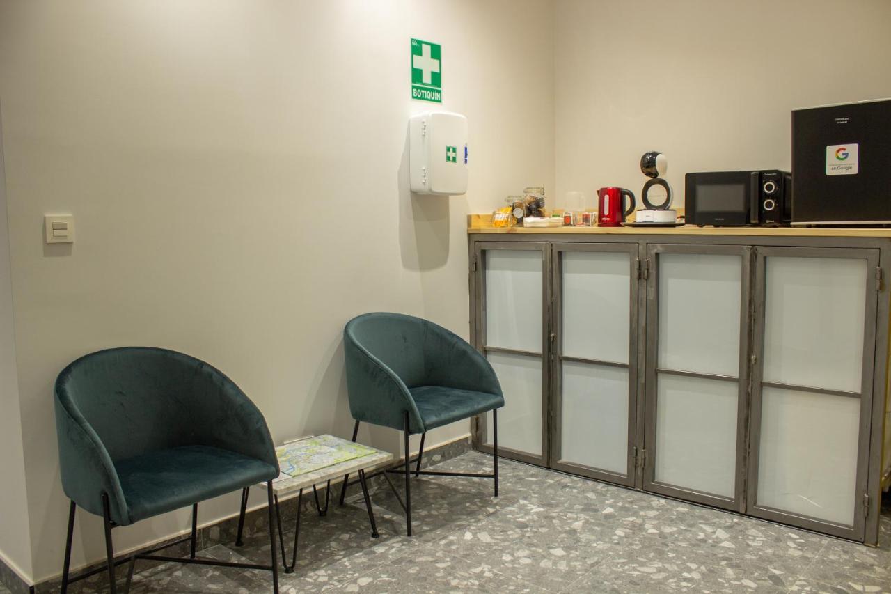 B4r Pensión 3*