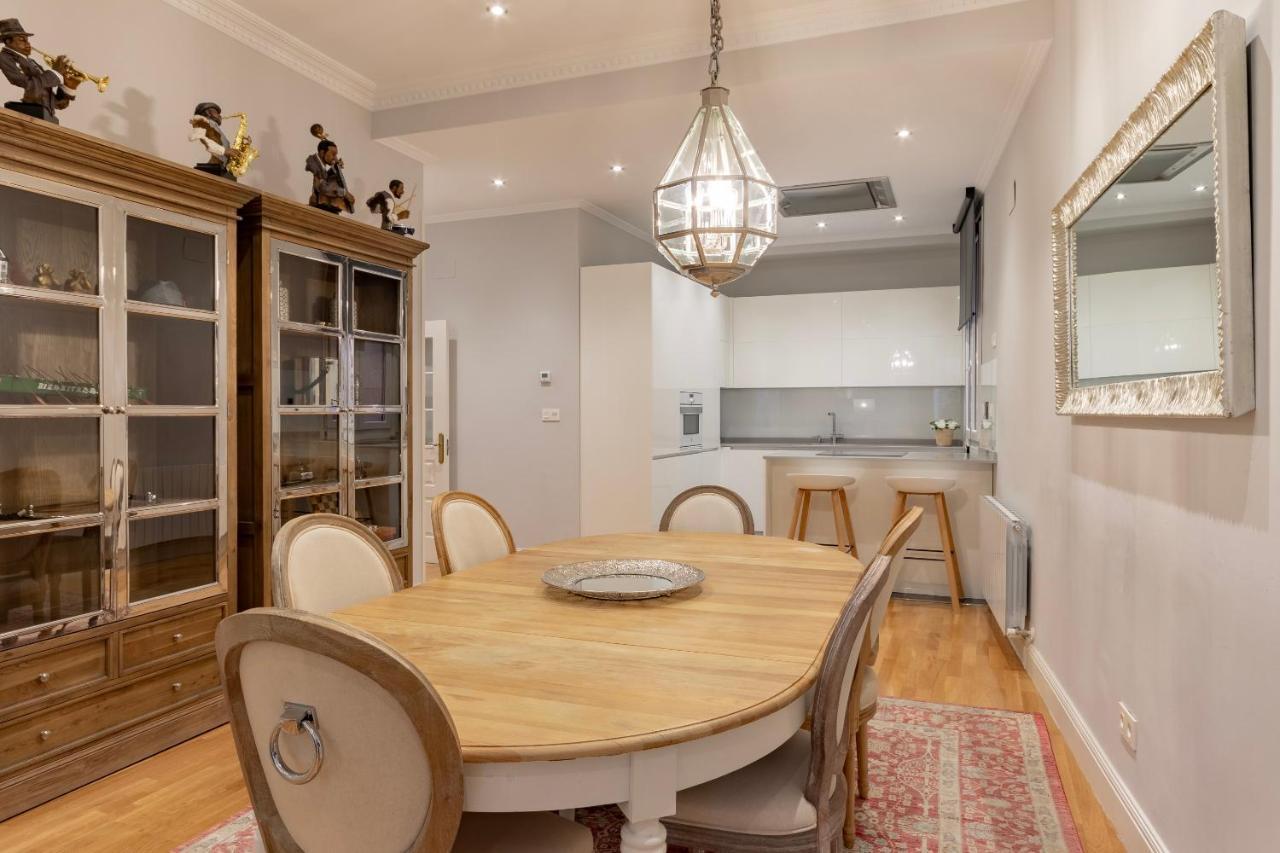 Apartamento Amplio Y Elegante En Casco Viejo Con Parking *
