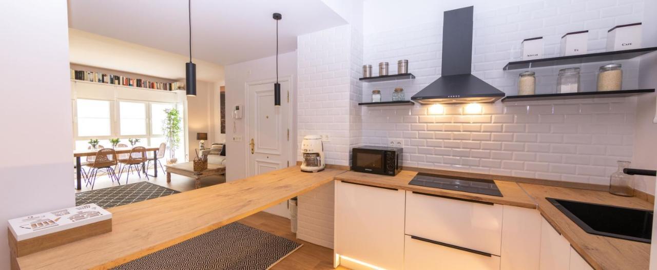 Henao Park De Suites, En Pleno Centro Con Garaje Directo Apartamento *