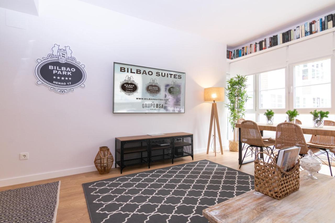 Henao Park De Suites, En Pleno Centro Con Garaje Directo Apartamento