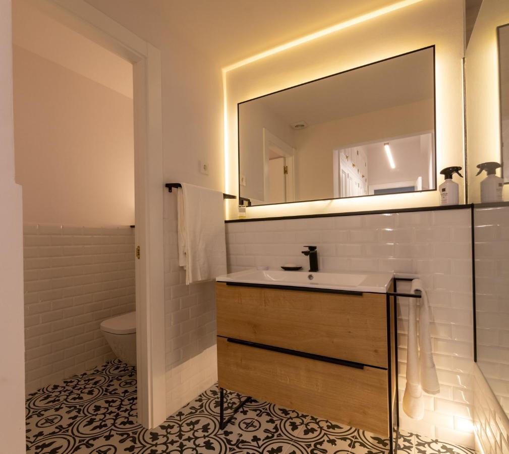Henao Park De Suites, En Pleno Centro Con Garaje Directo Apartamento