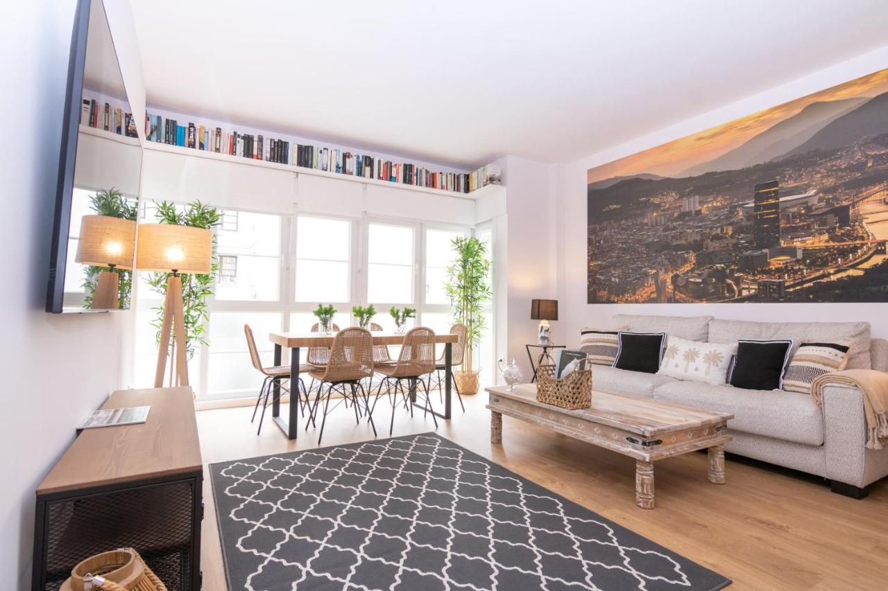 Henao Park De Suites, En Pleno Centro Con Garaje Directo Apartamento