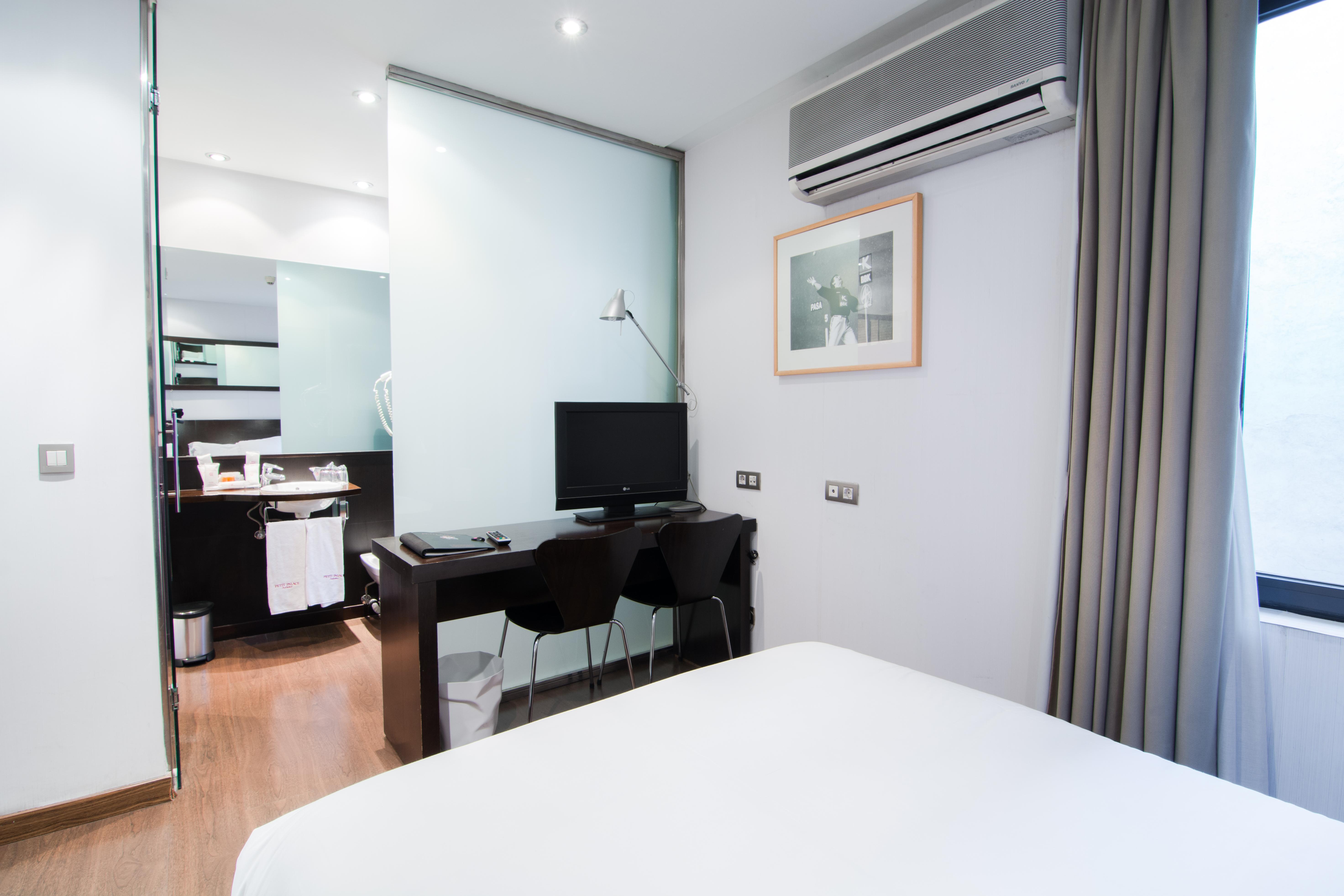 Hotel Petit Palace Arana 3*