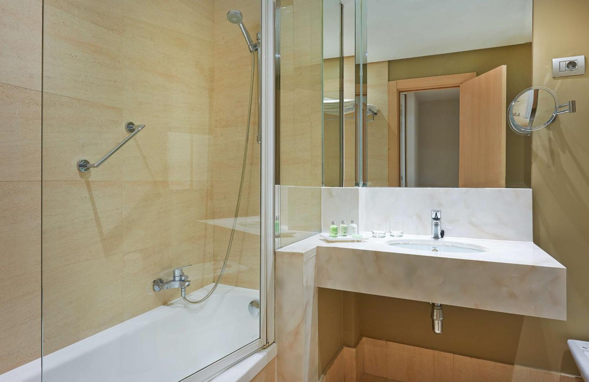 Nh Deusto Hotel 3*