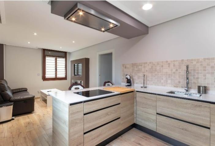 A Tan Solo 800 Metros De San Mames Apartamento