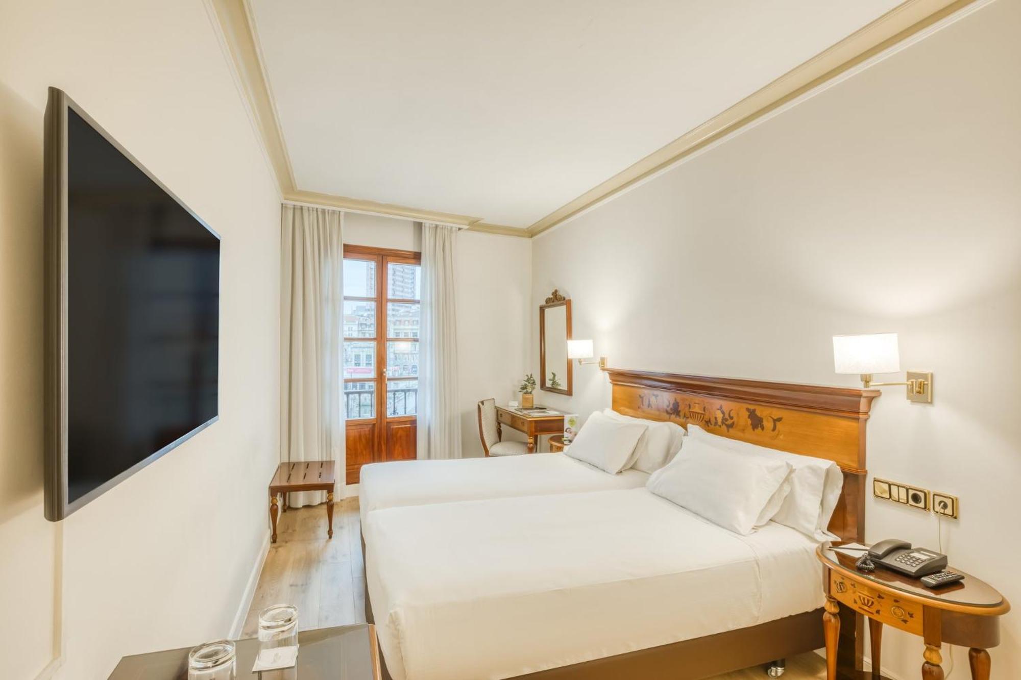 Sercotel Arenal Hotel 3*