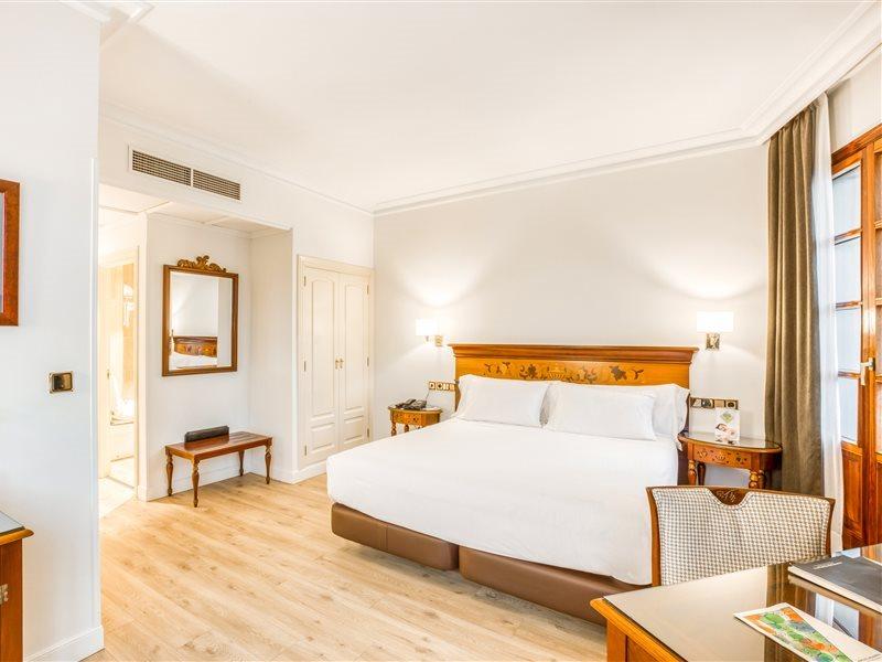 Sercotel Arenal Hotel 3*