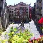 Roquefer Bilbao Central Rooms