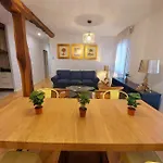 Habitacion En Apartamento Con Zonas Comunes Compartida Hn