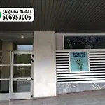 Amezola 2- Habitación con baño exterior de uso privado en casa compartida