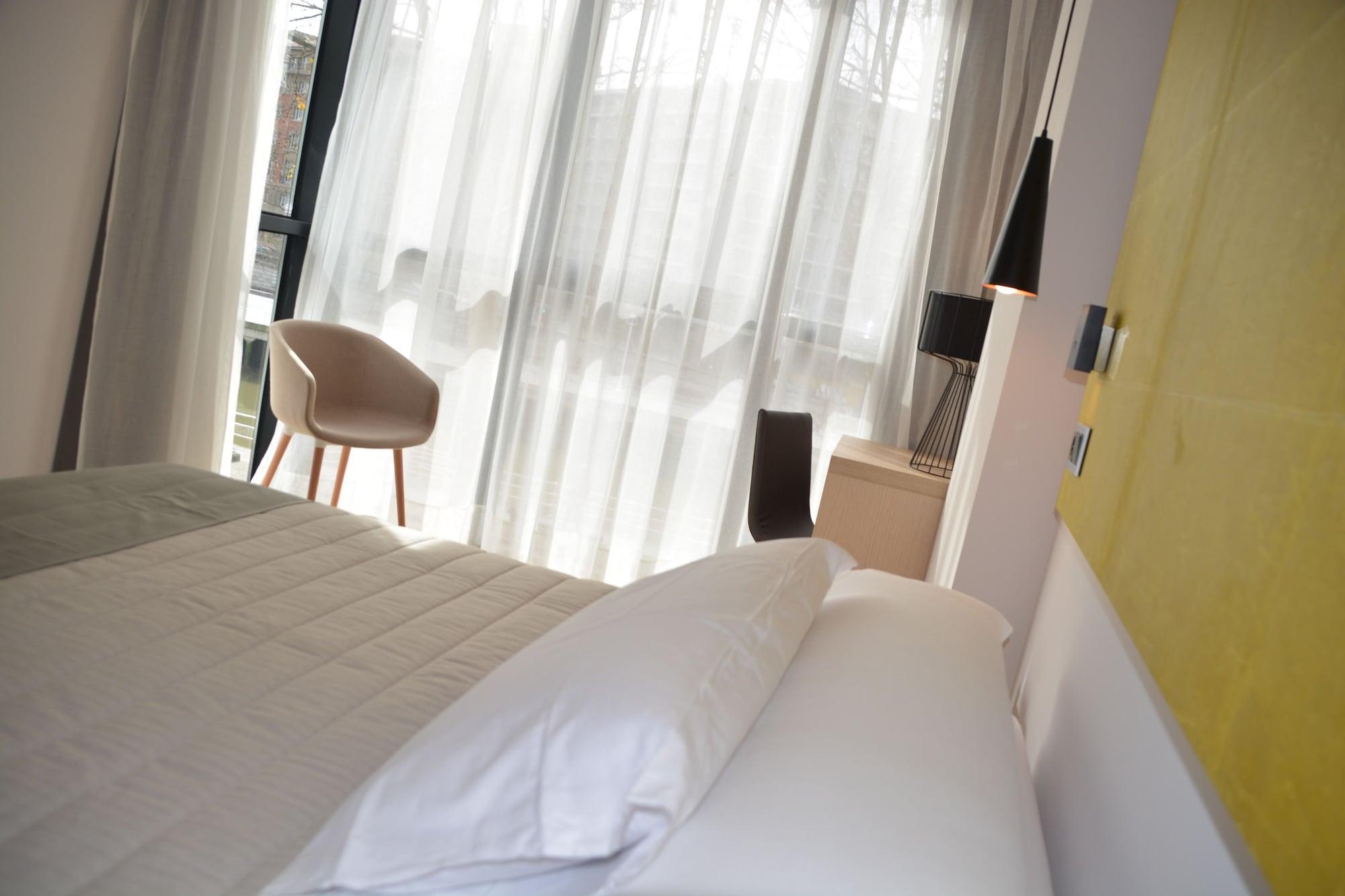 Plaza Hotel 2*
