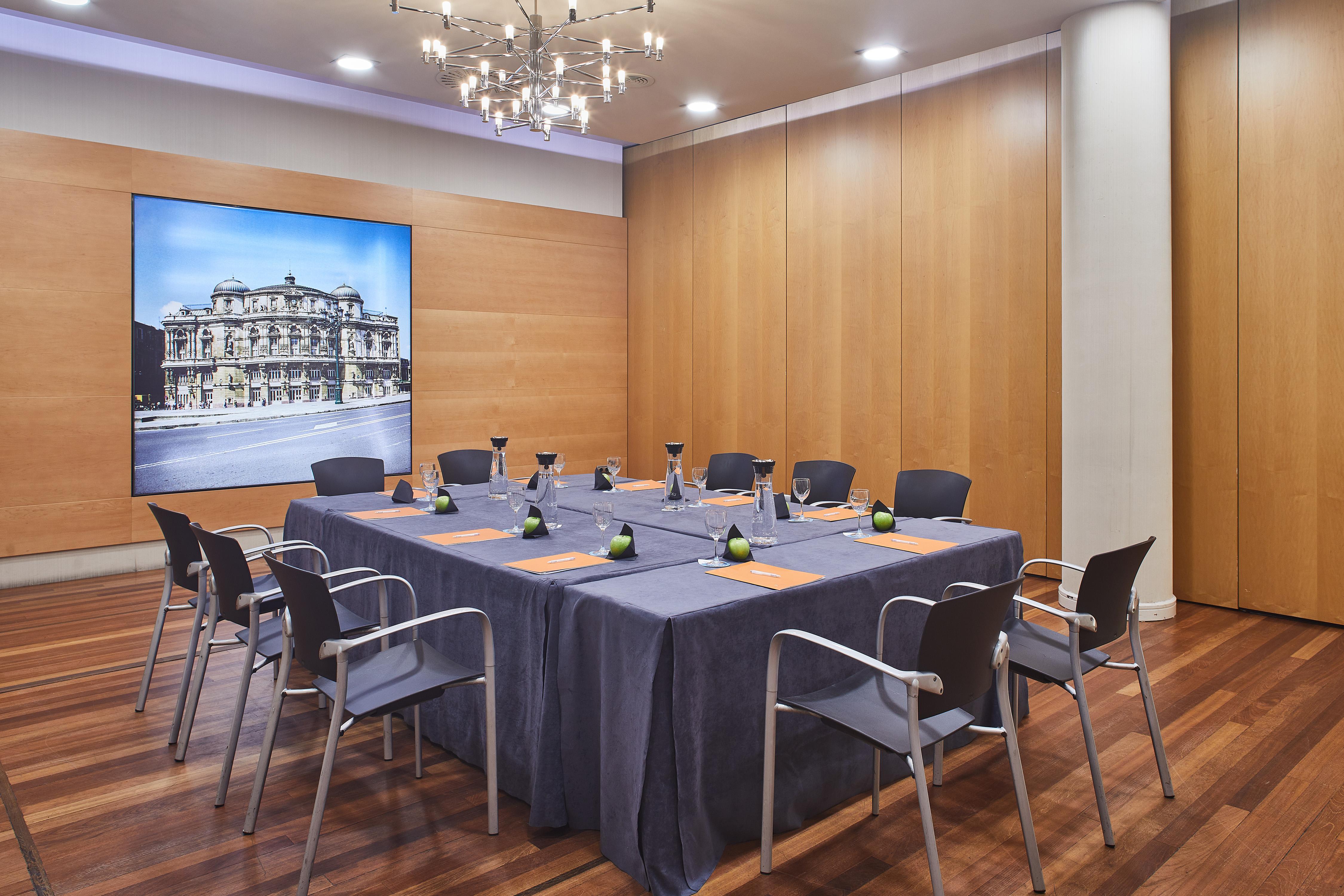 Silken Indautxu Hotel 4*