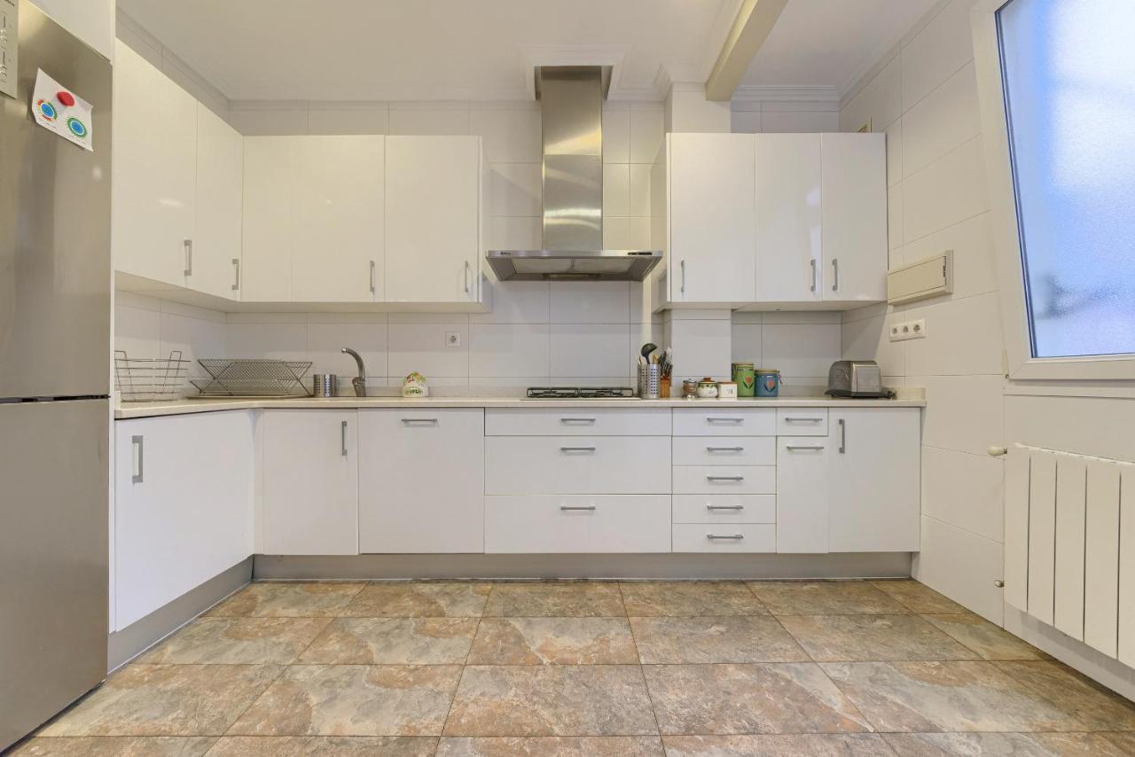 Encanto Y Confort En Calle Epalza - Tu Familia En El Corazon De Apartamento