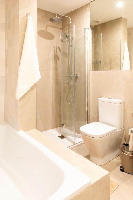 Ot 5 Bedrooms 4 Bathrooms Luxury In Old Town *