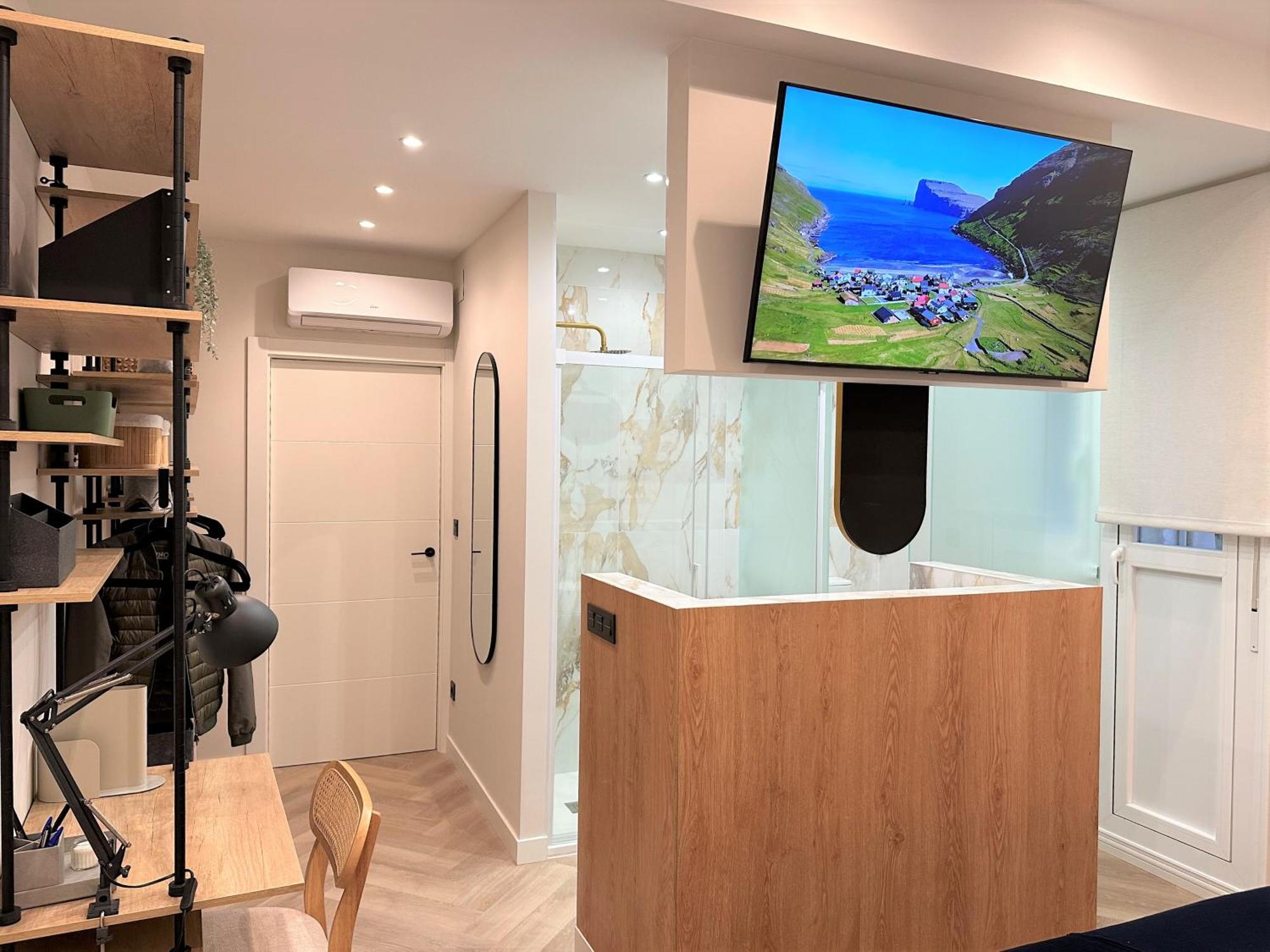 Apartment Premium With Parking By Aston *
