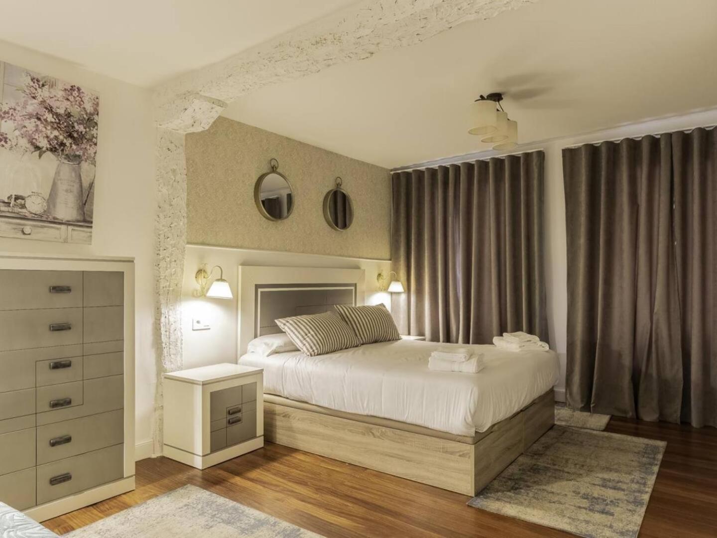 Casco Viejo, Tranvia, Metro, A Pie Apartment *