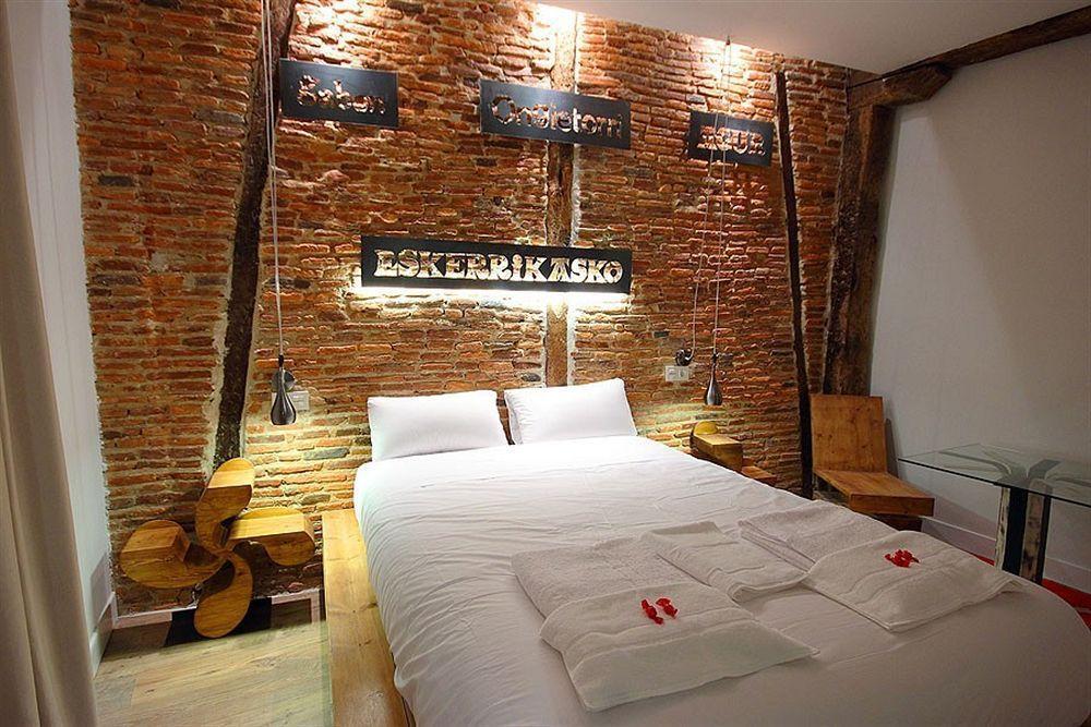 Basque Boutique 2*